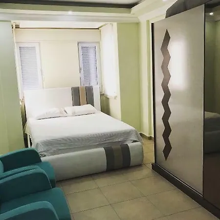 Sade Tatil Evleri * באלאק
